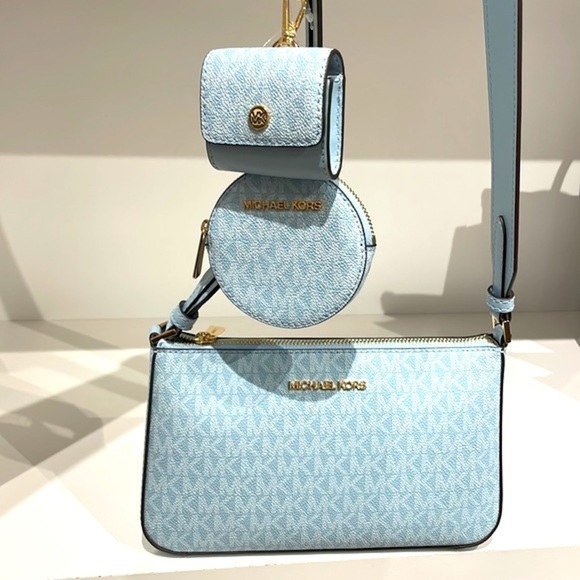 MICHAEL KORS 💙
Jet Set Travel Small Logo Shoulder crossbody Bag tech Pouches - Picture 8 of 13